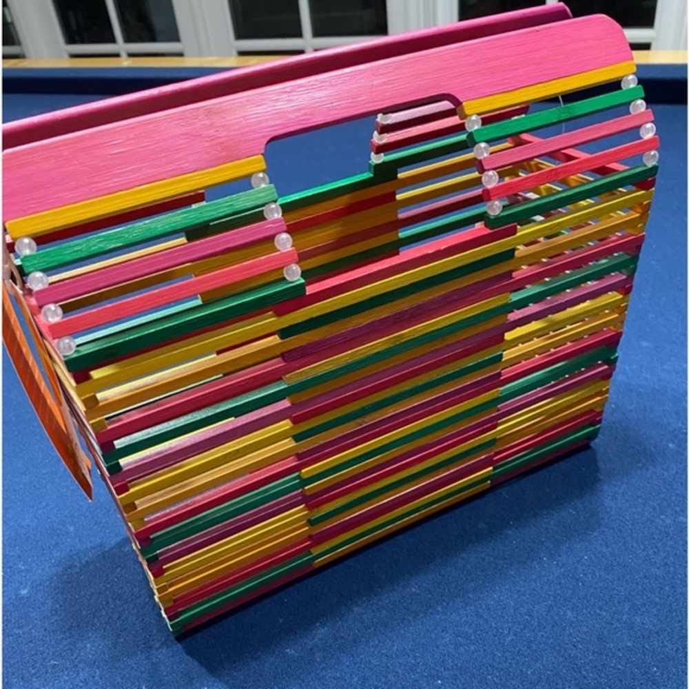 NWT wooden colorful FUN & UNIQUE purse! Add some flare to any outfit🎉🎉🎉